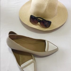 Gorgeous Lands End flats .